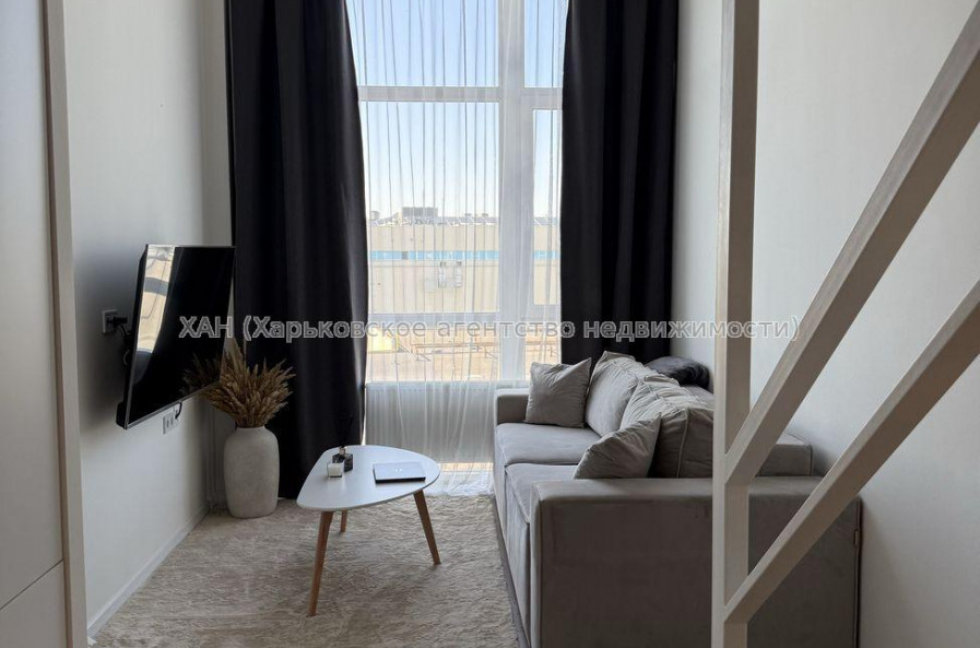 Продам квартиру, Салтовское шоссе , 1 кім., 57 м², авторский дизайн 