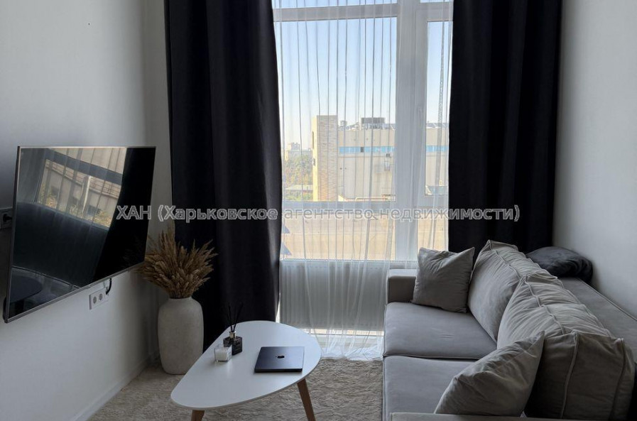 Продам квартиру, Салтовское шоссе , 1 кім., 57 м², авторский дизайн 