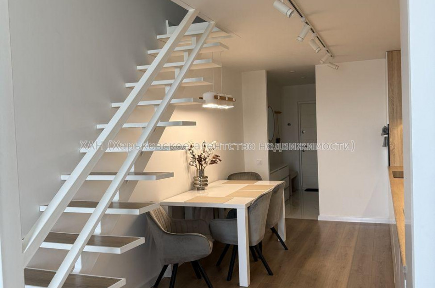 Продам квартиру, Салтовское шоссе , 1 кім., 57 м², авторский дизайн 