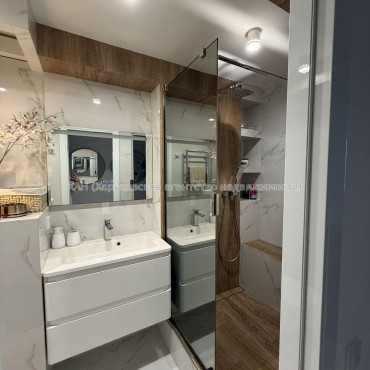 Продам квартиру, Салтовское шоссе , 1 кім., 57 м², авторский дизайн 