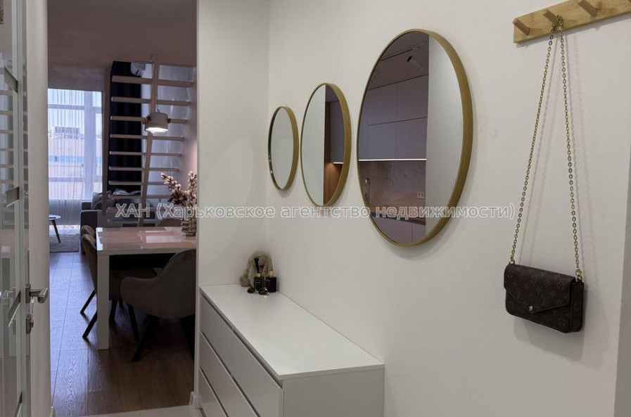 Продам квартиру, Салтовское шоссе , 1 кім., 57 м², авторский дизайн 