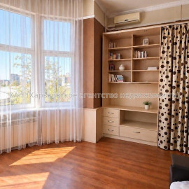 Продам квартиру, Черноглазовская ул. , 3 кім., 138.50 м², авторский дизайн