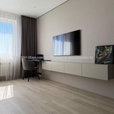 Продам квартиру, Героев Харькова просп. , 1  ком., 49 м², евроремонт 