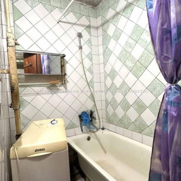 Продам квартиру, Бучмы ул. , 3 кім., 60 м², косметический ремонт 