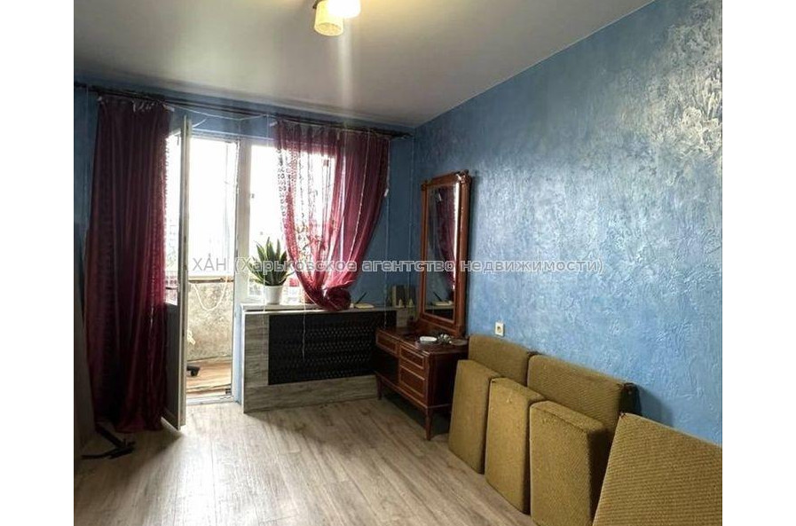 Продам квартиру, Бучмы ул. , 3 кім., 60 м², косметический ремонт 