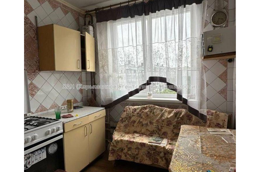 Продам квартиру, Бучмы ул. , 3 кім., 60 м², косметический ремонт 