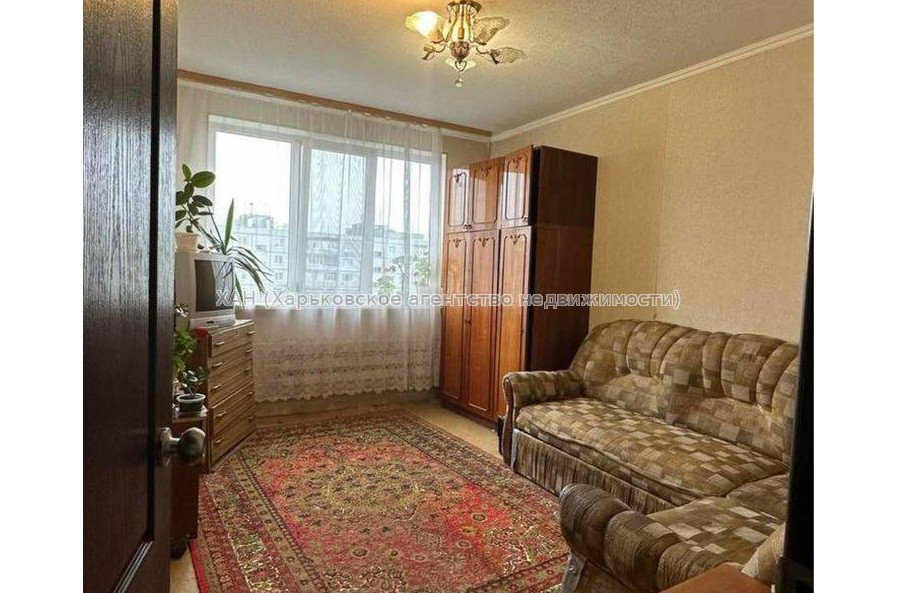 Продам квартиру, Бучмы ул. , 3 кім., 60 м², косметический ремонт 
