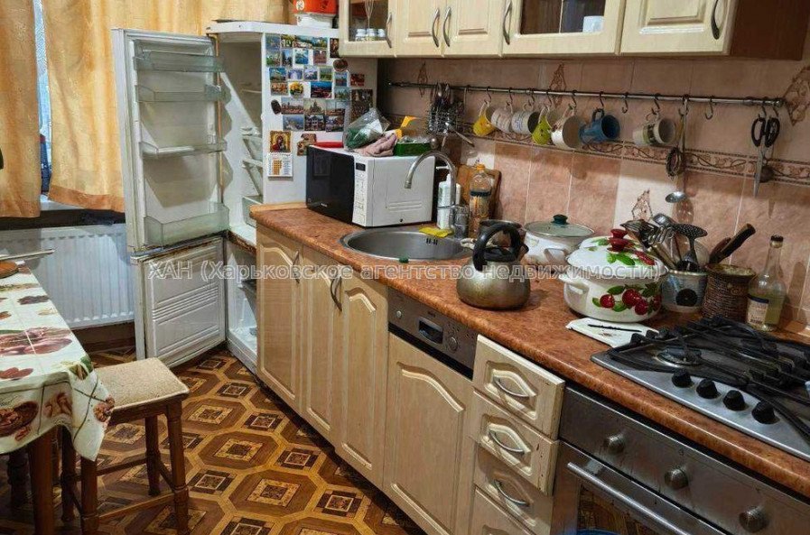 Продам квартиру, Независимости пр-т , 3  ком., 69 м², косметический ремонт 