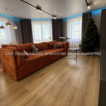 Продам квартиру, Молочная ул. , 3 кім., 80 м², евроремонт 