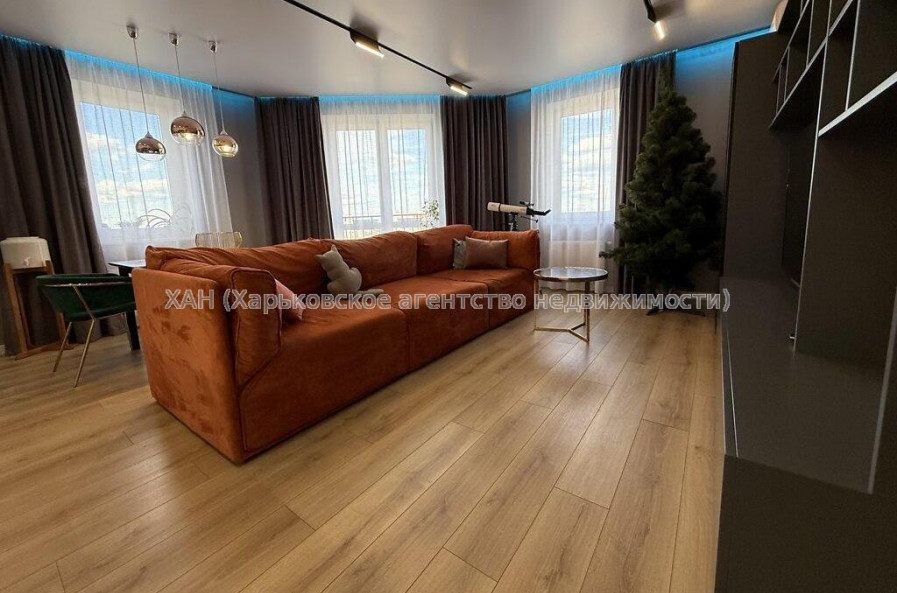 Продам квартиру, Молочная ул. , 3 кім., 80 м², евроремонт 