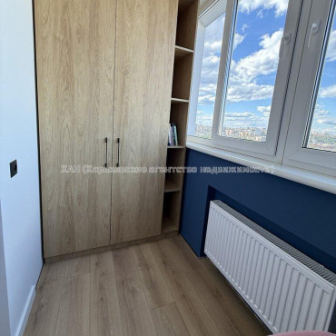 Продам квартиру, Молочная ул. , 3 кім., 80 м², евроремонт 