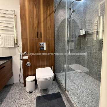 Продам квартиру, Молочная ул. , 3 кім., 80 м², евроремонт 