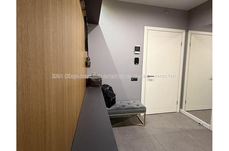 Продам квартиру, Молочная ул. , 3 кім., 80 м², евроремонт 