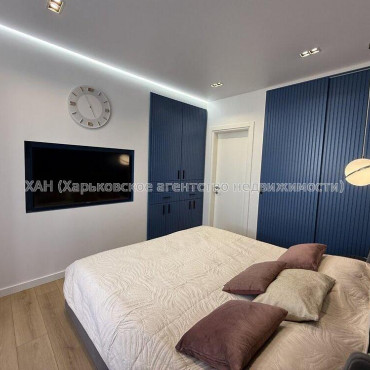 Продам квартиру, Молочная ул. , 3 кім., 80 м², евроремонт 