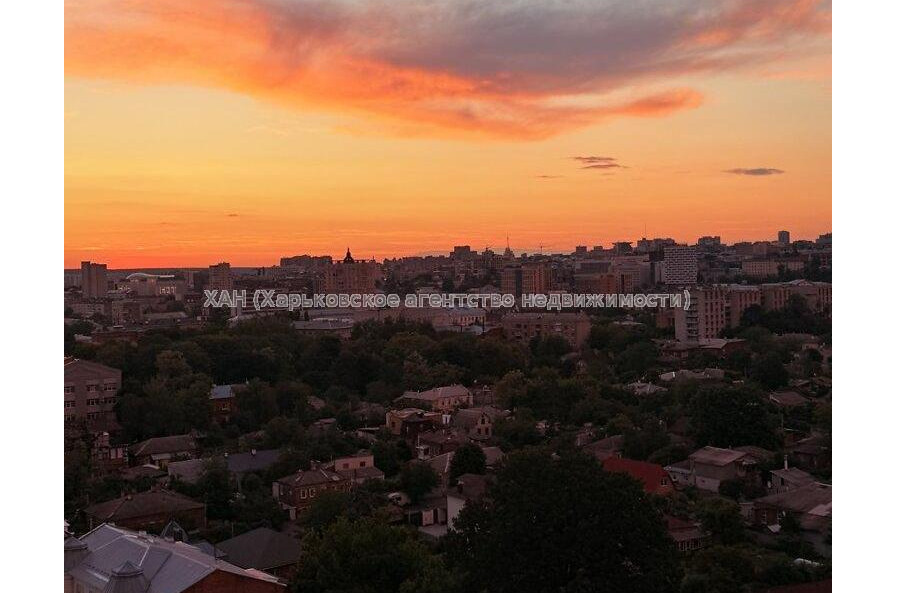 Продам квартиру, Молочная ул. , 3 кім., 80 м², евроремонт 