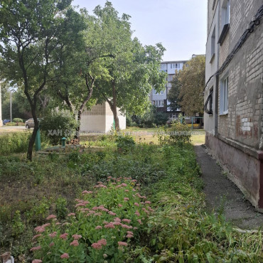 Продам квартиру, 3  ком., 56 м², косметический ремонт 