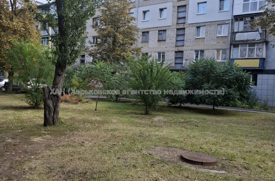 Продам квартиру, 3  ком., 56 м², косметический ремонт 