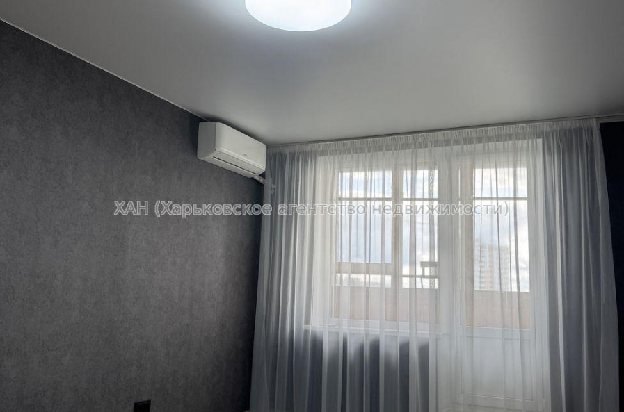Продам квартиру, Владислава Зубенко ул. , 2 кім., 47 м², капитальный ремонт 