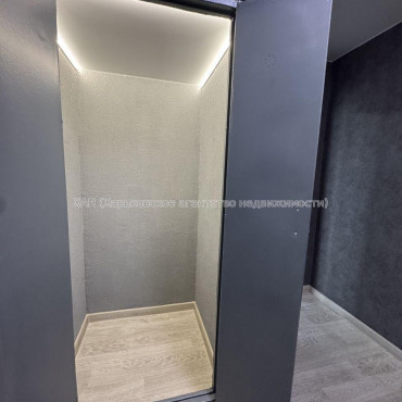 Продам квартиру, Владислава Зубенко ул. , 2 кім., 47 м², капитальный ремонт 