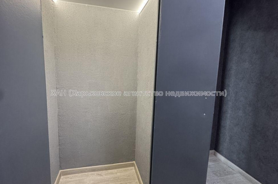Продам квартиру, Владислава Зубенко ул. , 2 кім., 47 м², капитальный ремонт 