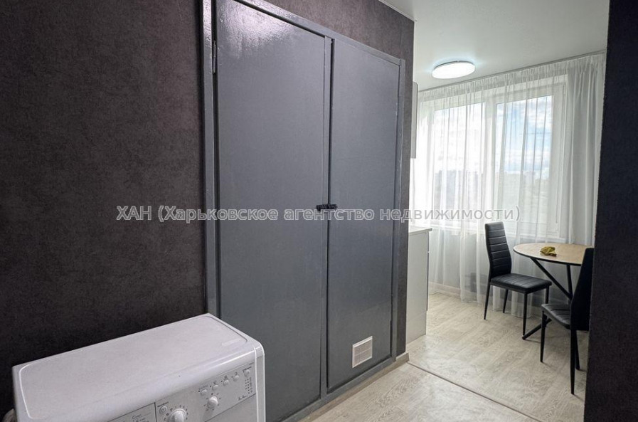 Продам квартиру, Владислава Зубенко ул. , 2 кім., 47 м², капитальный ремонт 