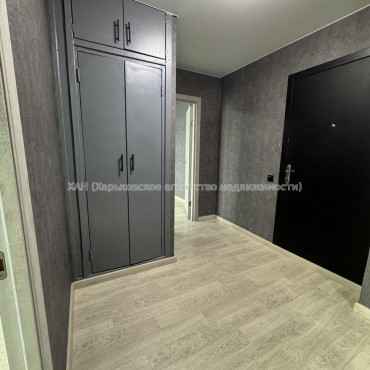 Продам квартиру, Владислава Зубенко ул. , 2 кім., 47 м², капитальный ремонт 