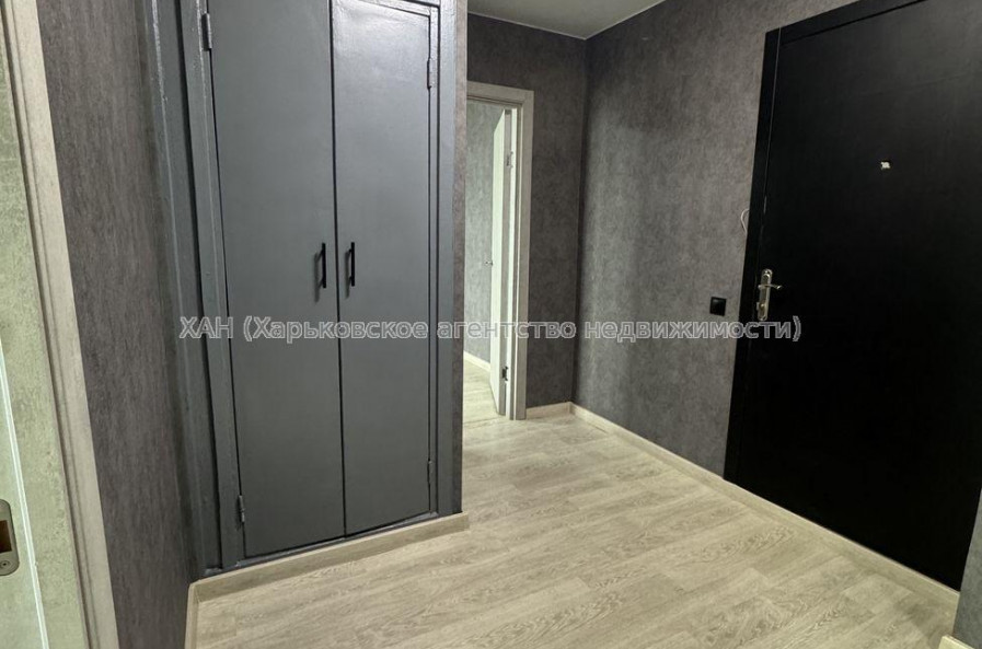Продам квартиру, Владислава Зубенко ул. , 2 кім., 47 м², капитальный ремонт 