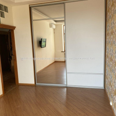Продам квартиру, Металлиста ул. , 3  ком., 79.90 м², капитальный ремонт 