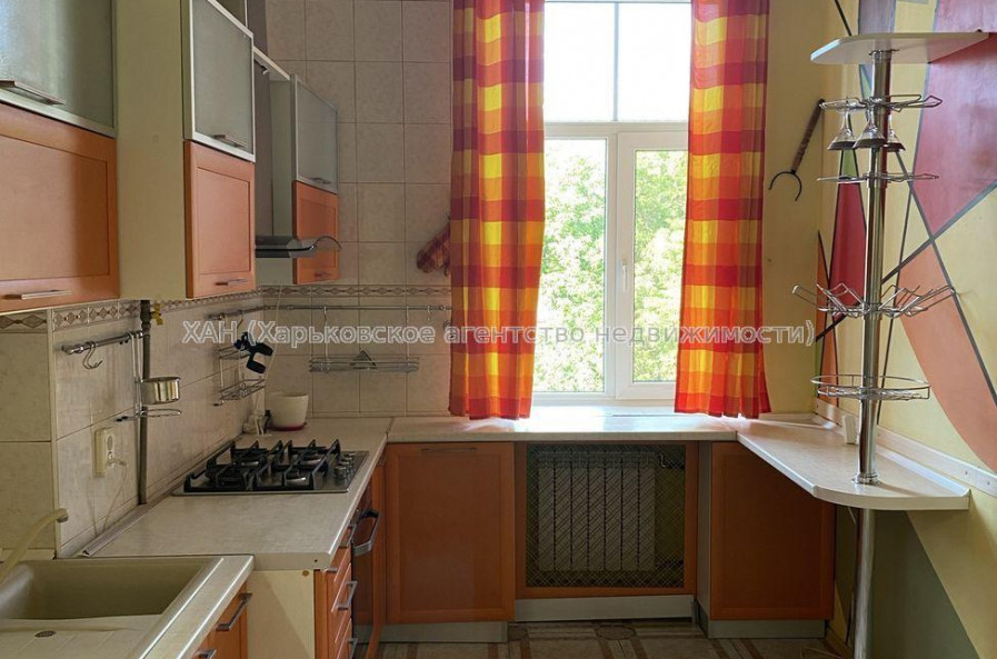 Продам квартиру, Металлиста ул. , 3  ком., 79.90 м², капитальный ремонт 