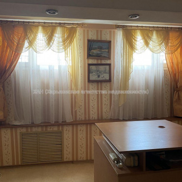Продам квартиру, Металлиста ул. , 3  ком., 79.90 м², капитальный ремонт 