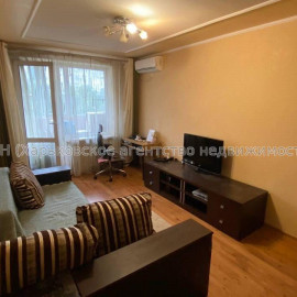 Продам квартиру, Людвига Свободы просп. , 1 кім., 37 м², евроремонт