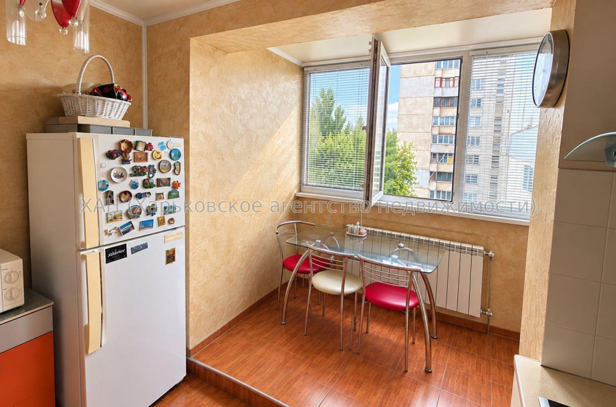 Продам квартиру, Людвига Свободы просп. , 1 кім., 37 м², евроремонт 