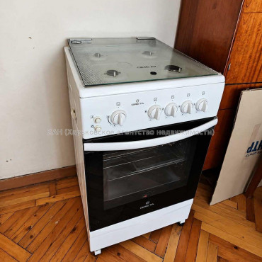 Продам квартиру, Льва Ландау просп. , 2  ком., 45 м², советский ремонт 