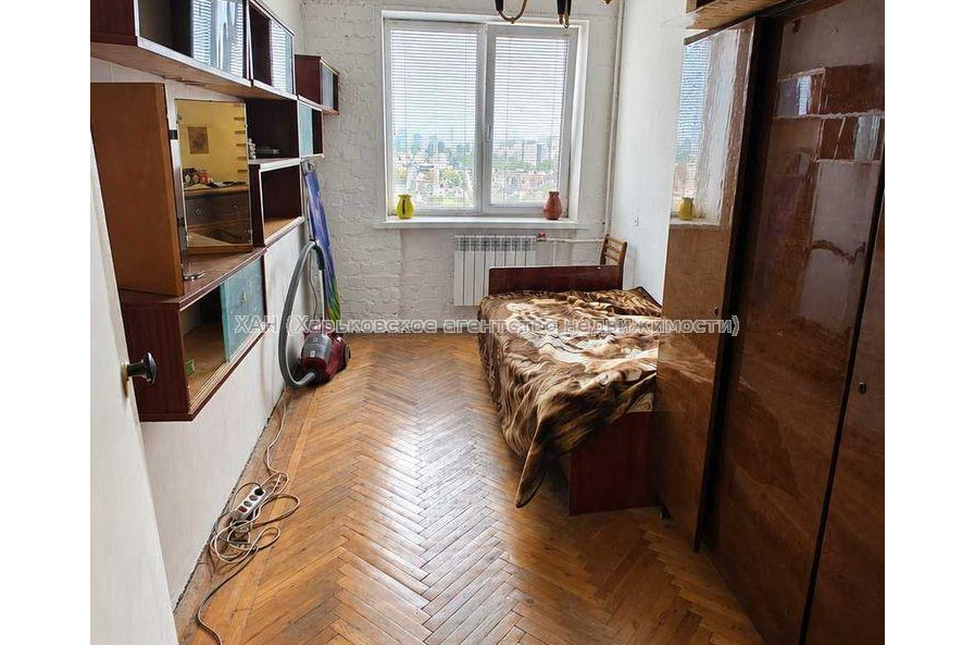 Продам квартиру, Льва Ландау просп. , 2  ком., 45 м², советский ремонт 