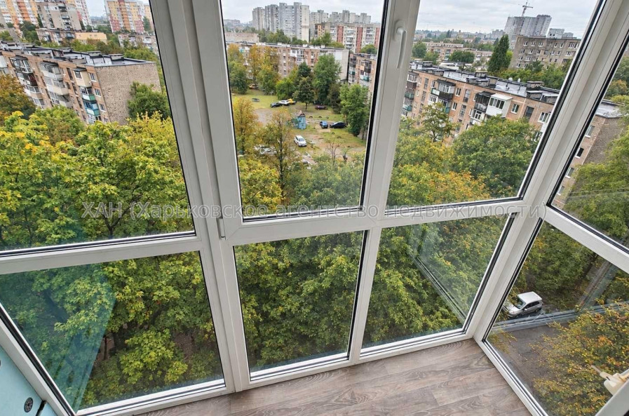 Продам квартиру, Льва Ландау просп. , 2  ком., 45 м², советский ремонт 