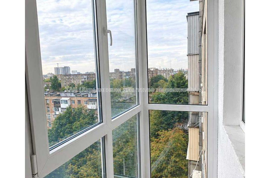 Продам квартиру, Льва Ландау просп. , 2  ком., 45 м², советский ремонт 