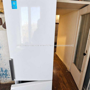 Продам квартиру, Льва Ландау просп. , 2  ком., 45 м², советский ремонт 