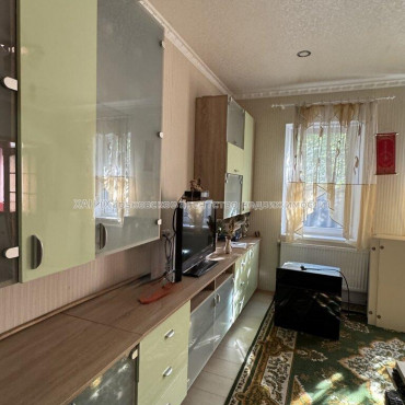 Продам дом, Новомирная ул. , 75 м², 1.92 сот., капитальный ремонт 