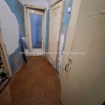 Продам квартиру, Льва Ландау просп. , 1 кім., 30 м², частичный ремонт 
