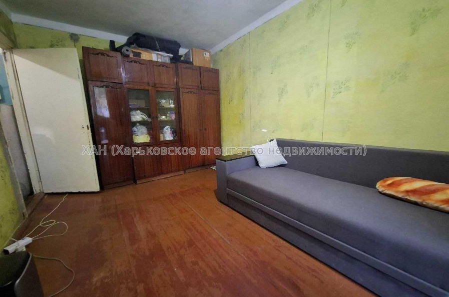 Продам квартиру, Льва Ландау просп. , 1 кім., 30 м², частичный ремонт 