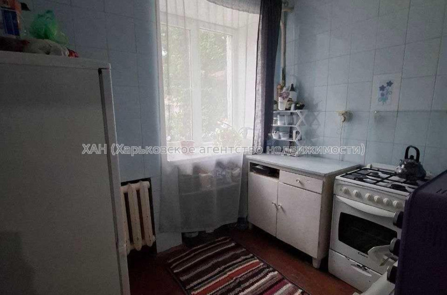 Продам квартиру, Льва Ландау просп. , 1 кім., 30 м², частичный ремонт 