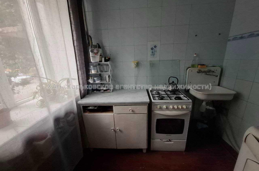 Продам квартиру, Льва Ландау просп. , 1 кім., 30 м², частичный ремонт 