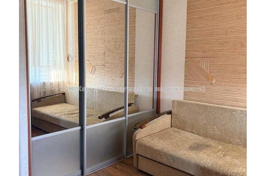 Продам квартиру, Текстильная ул. , 2  ком., 32.20 м², капитальный ремонт 
