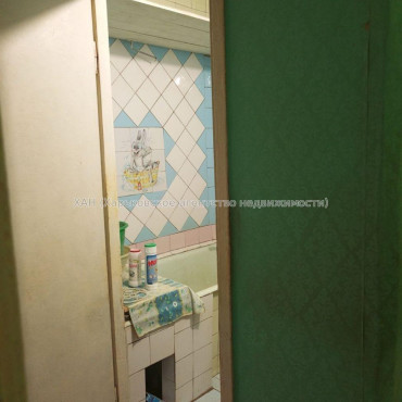 Продам квартиру, Непокоренных ул. , 1 кім., 32 м², советский ремонт 