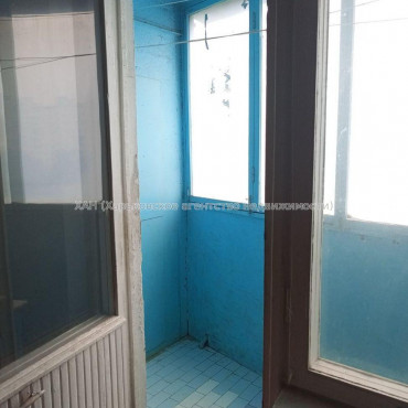 Продам квартиру, Непокоренных ул. , 1 кім., 32 м², советский ремонт 