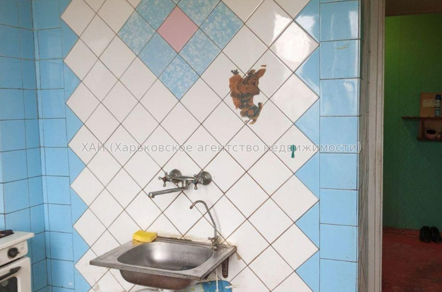 Продам квартиру, Непокоренных ул. , 1 кім., 32 м², советский ремонт 