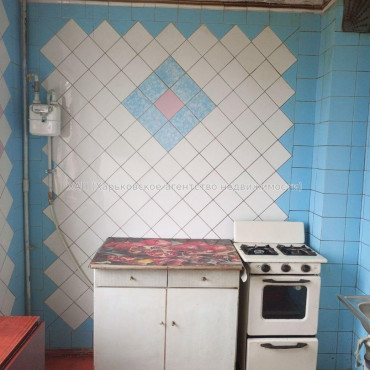 Продам квартиру, Непокоренных ул. , 1 кім., 32 м², советский ремонт 