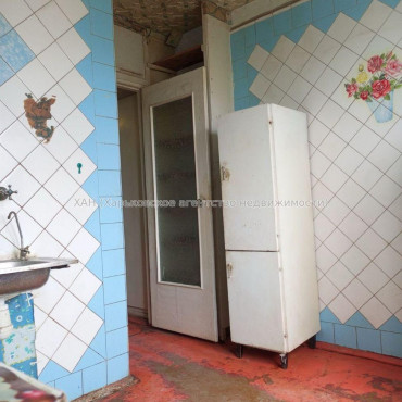 Продам квартиру, Непокоренных ул. , 1 кім., 32 м², советский ремонт 