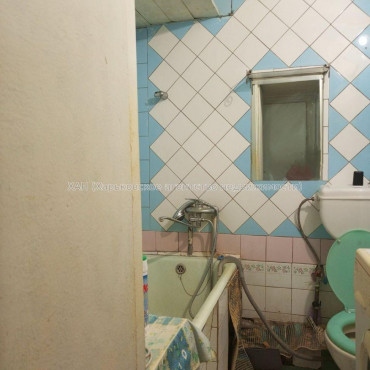 Продам квартиру, Непокоренных ул. , 1 кім., 32 м², советский ремонт 