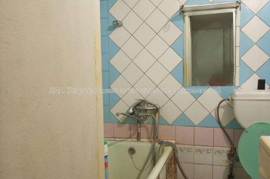 Продам квартиру, Непокоренных ул. , 1 кім., 32 м², советский ремонт 